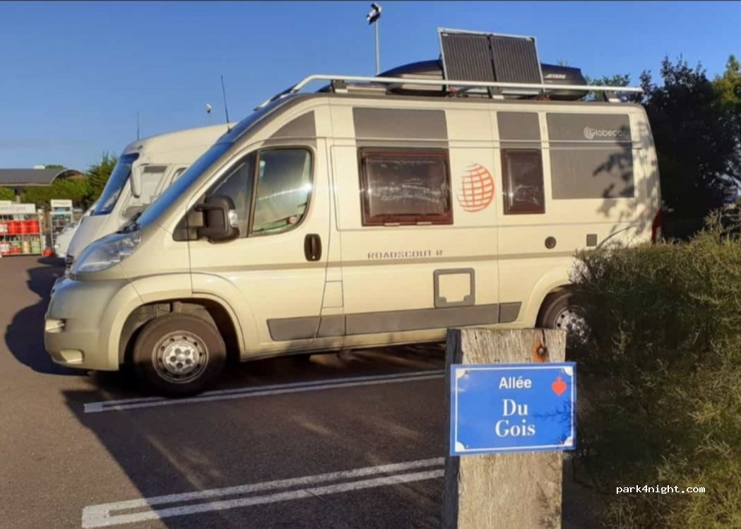 (85680) La Guérinière - D948 — foto