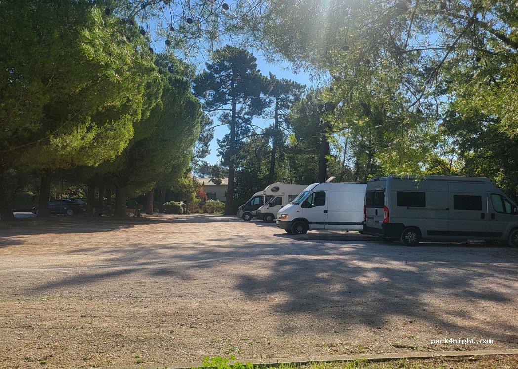 (84220) Roussillon - D104 — foto 3