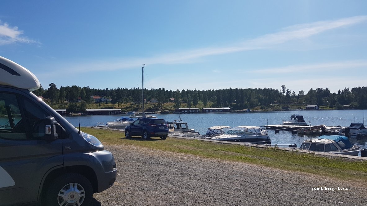 (817 94)  - 34 Hamnvägen — foto