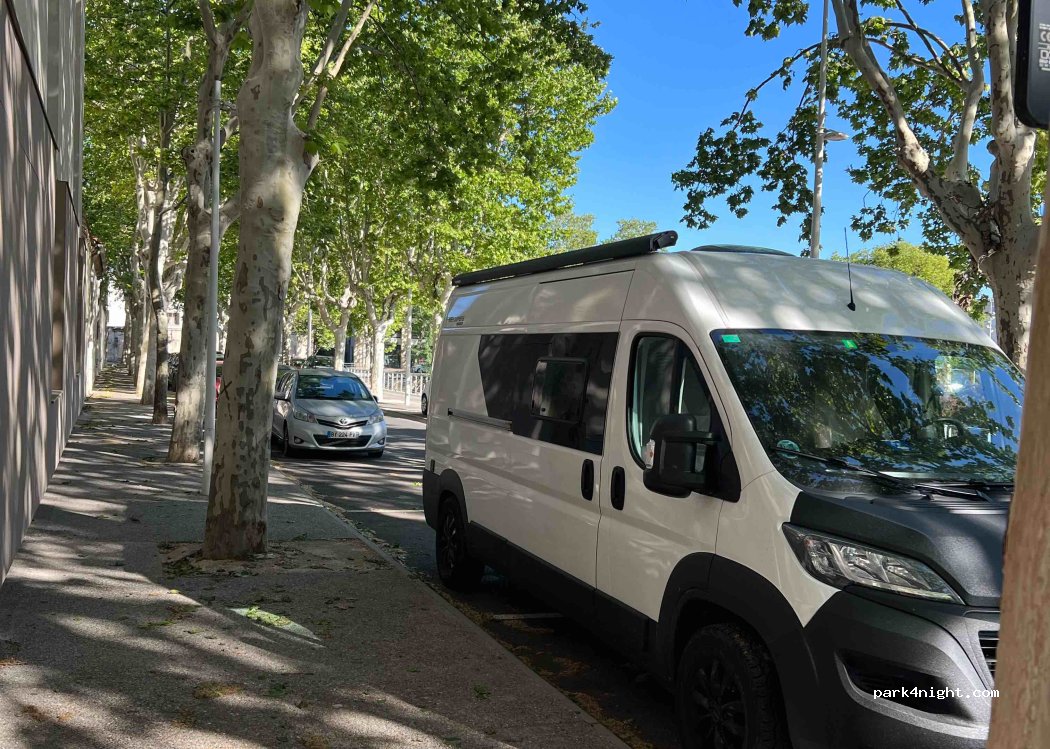 (30000) Nîmes - 239 Alexander Solzhenitsyn Street — foto 2