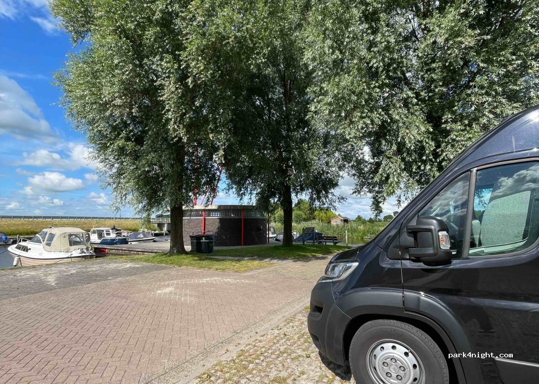 (9064 KL) Aldtsjerk - 33 Miedemaweg — foto 2