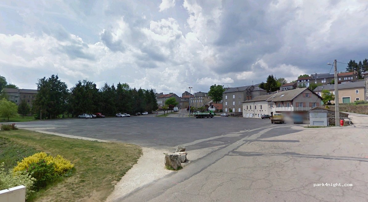(07320) Saint-Agrève - Place Phelise d'Assenne — foto