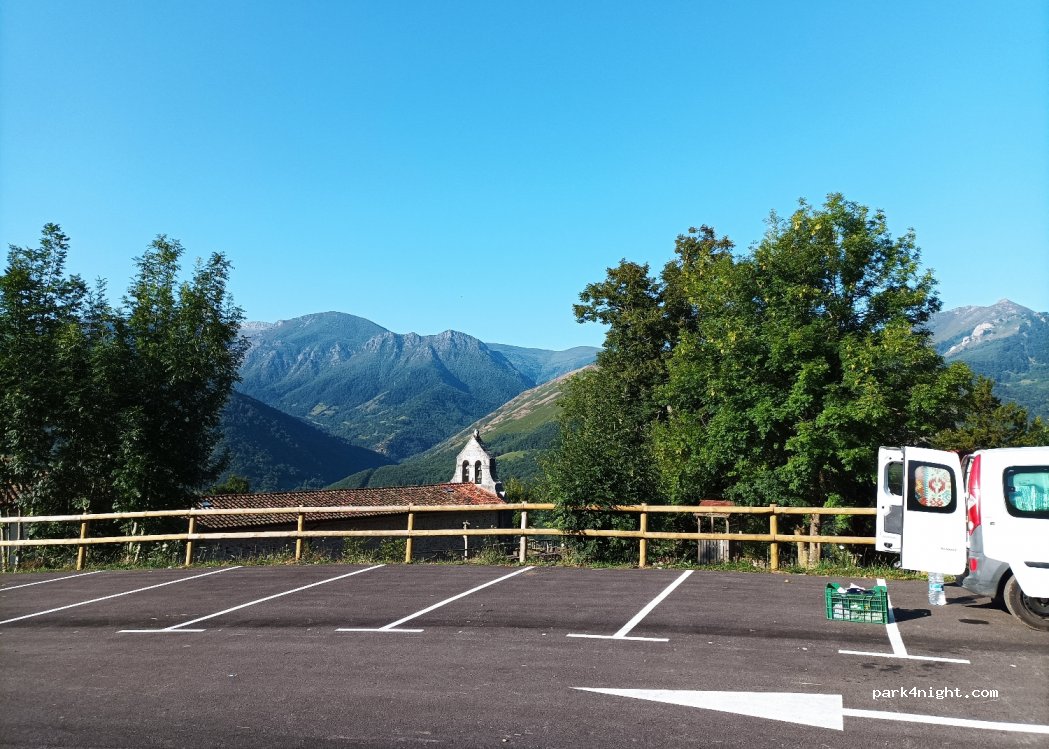 (33111) Cébrano - Unnamed Road — foto