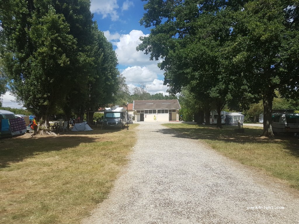 GCU Mesnil Saint-Père campsite — foto 2