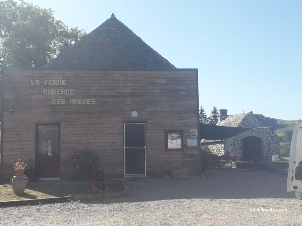 La ferme auberge des arbres — foto