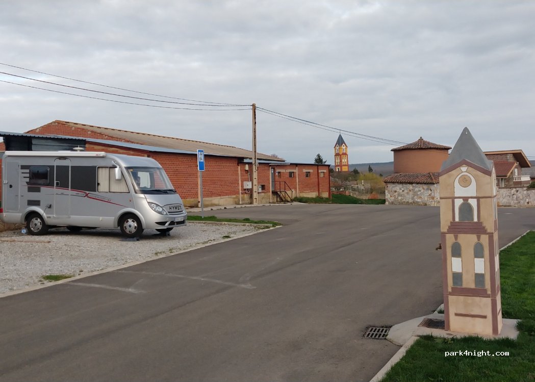 (24170) Almanza - 68 Carretera Sahechores Va — foto 2