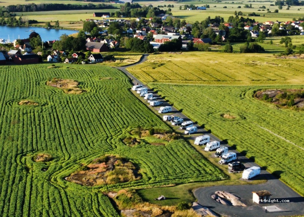 Hästholmen Västergård - ställplats — foto 2
