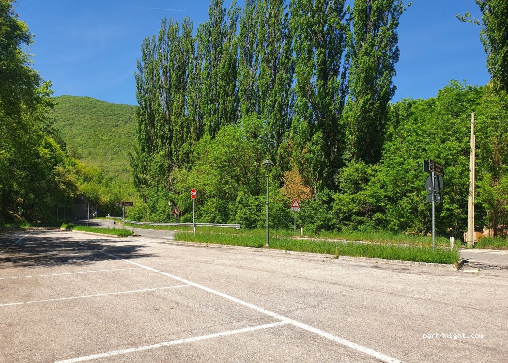 (62039) Visso - Strada Provinciale 135 — foto 3