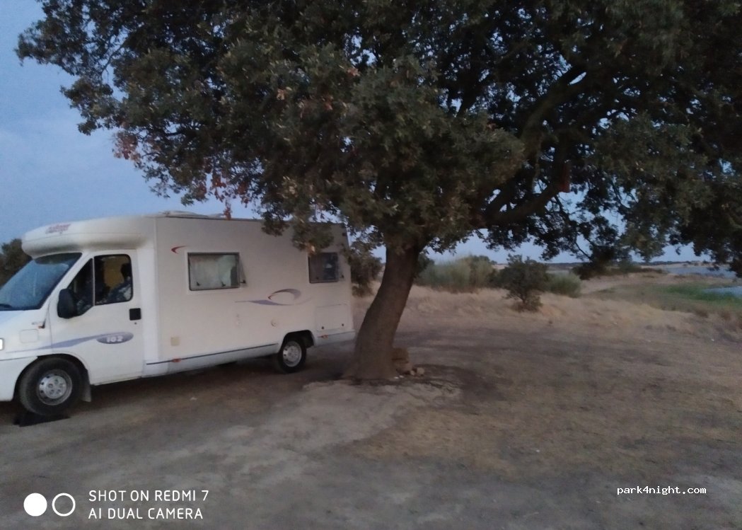 (7200)  - Monsaraz river beach — foto