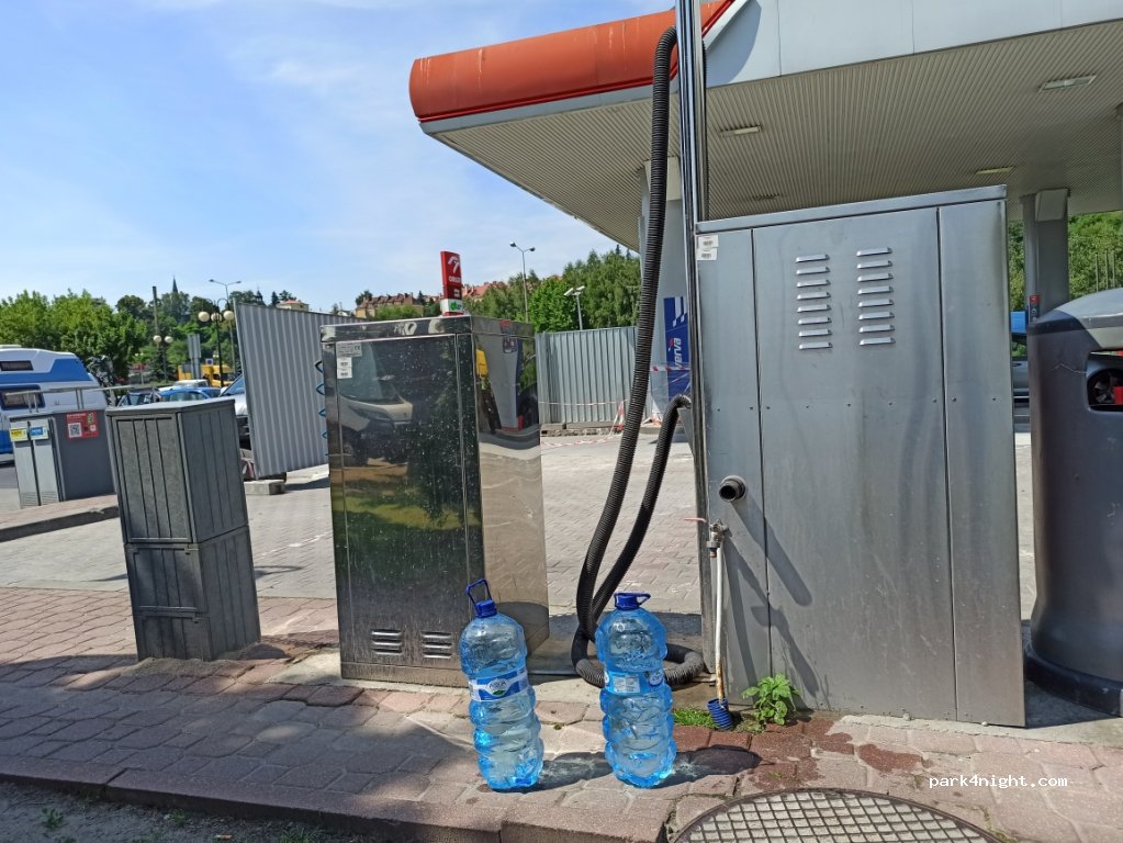 (27-600) Sandomierz - 2 Żwirki i Wigury — foto