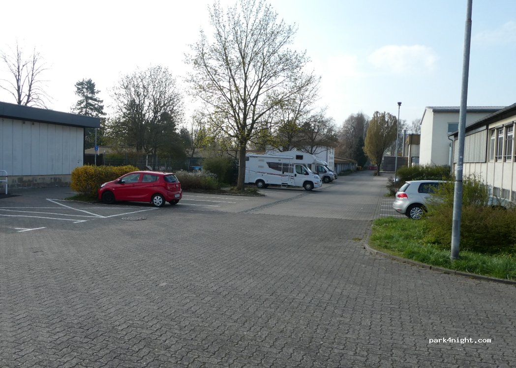 Wohnmobilstellplatz am Freibad in Tauberbischofsheim — foto 2