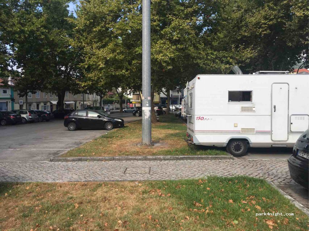 (2460) Alcobaça - Rua Doutor Eduíno Borges Garcia — foto