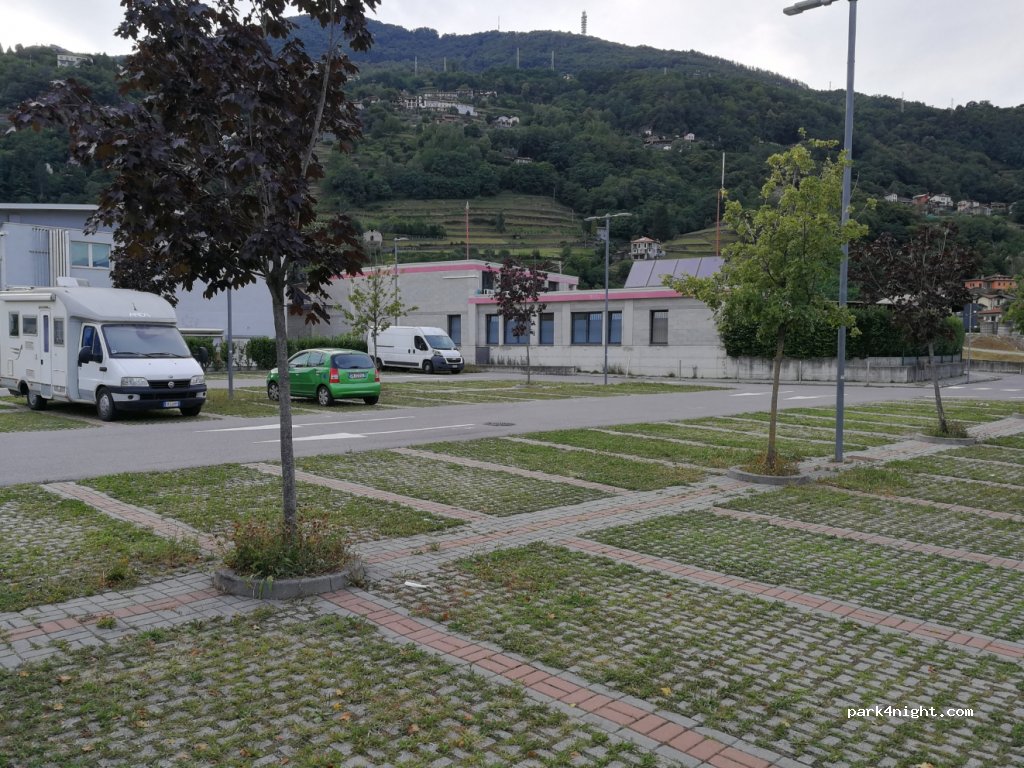 (22014) Dongo - 178 Via Statale — foto