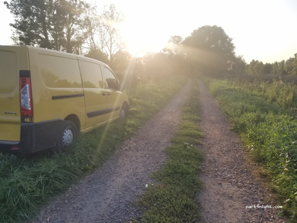 (27210) Conteville - Unnamed Road — foto
