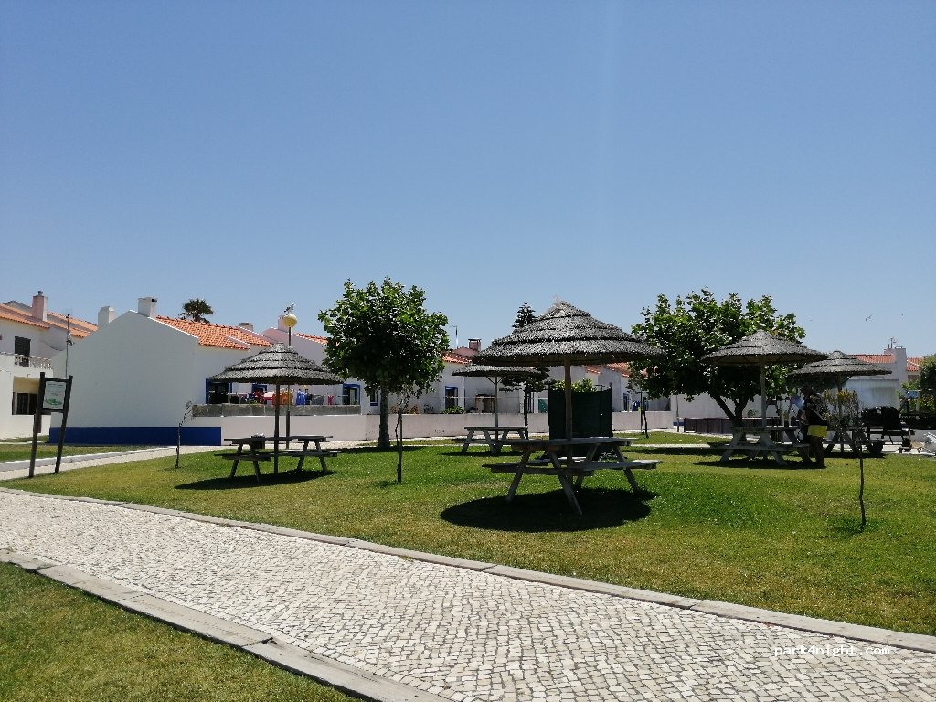 (7520-437) Porto Covo - 6 Largo Colectiva Social — foto