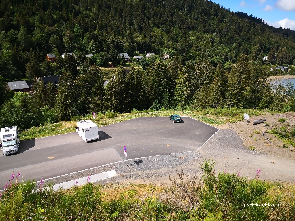 (15300) Laveissière - 2 Hameau du Bec de l'Aigle — foto