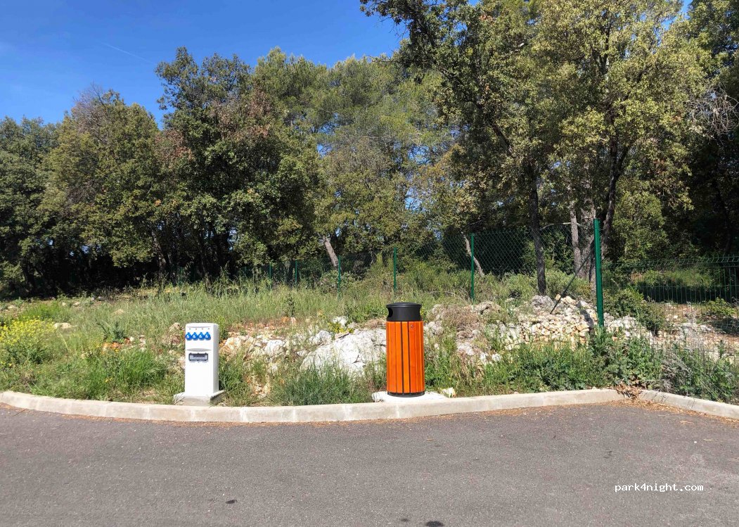 Aire de camping-car Ampus — foto 2