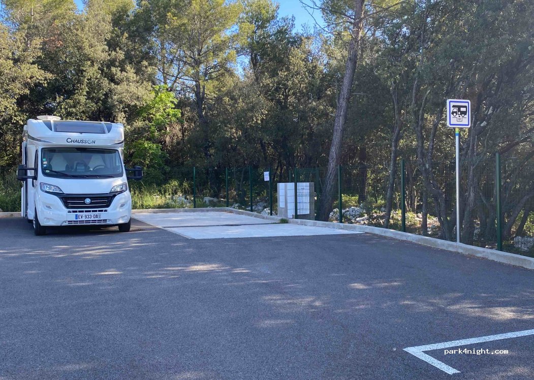Aire de camping-car Ampus — foto 3