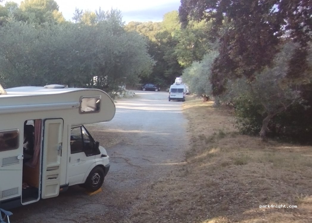 (04180) Villeneuve - 16 Lotissement la Burliere — foto 4