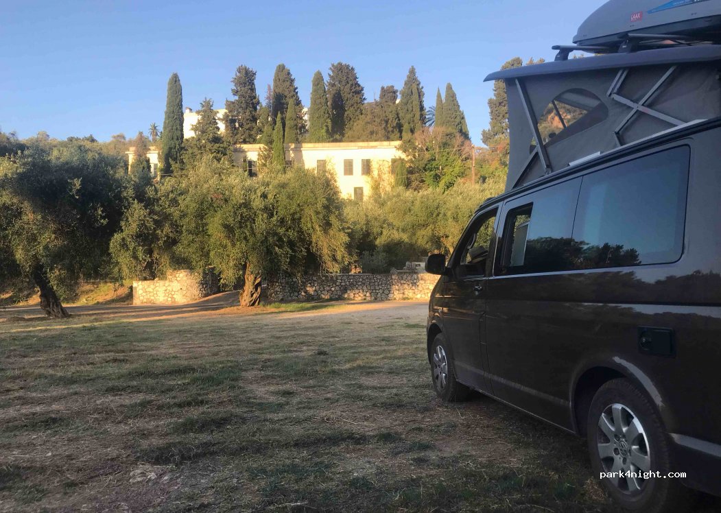 (490 84) Gastouri - Ethniki Odos Kerkiras Achiliou — foto