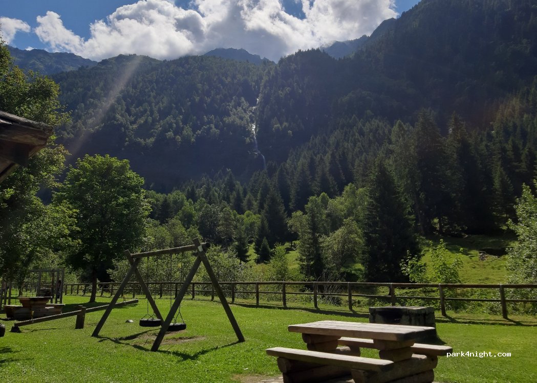 (25040) Saviore Dell'adamello - Unnamed Road — foto 2