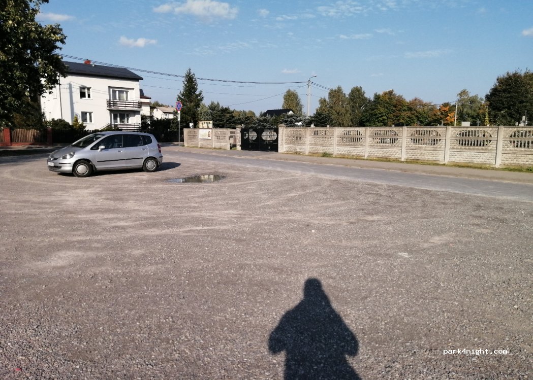 (21-136) Firlej - 32 Cmentarna — foto