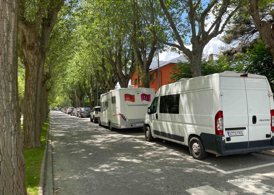 (17520) Puigcerdà - 15 Passeig de la Sèquia — foto
