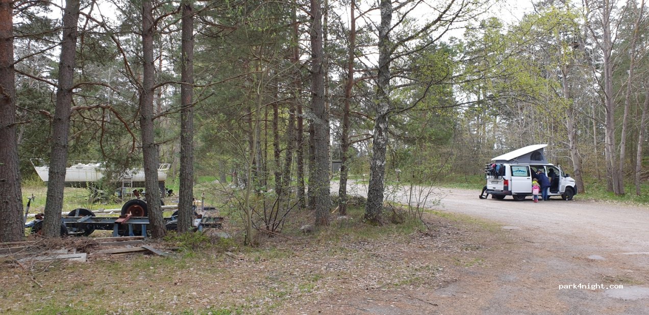(611 76) Nävekvarn - Unnamed Road — foto 2