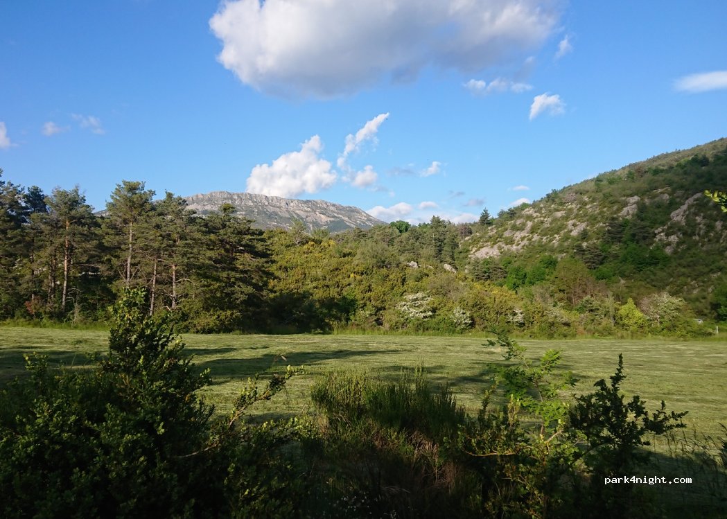 (04120) Castellane - Castellane Camping-cars - D402 - Le Cheiron — foto 5