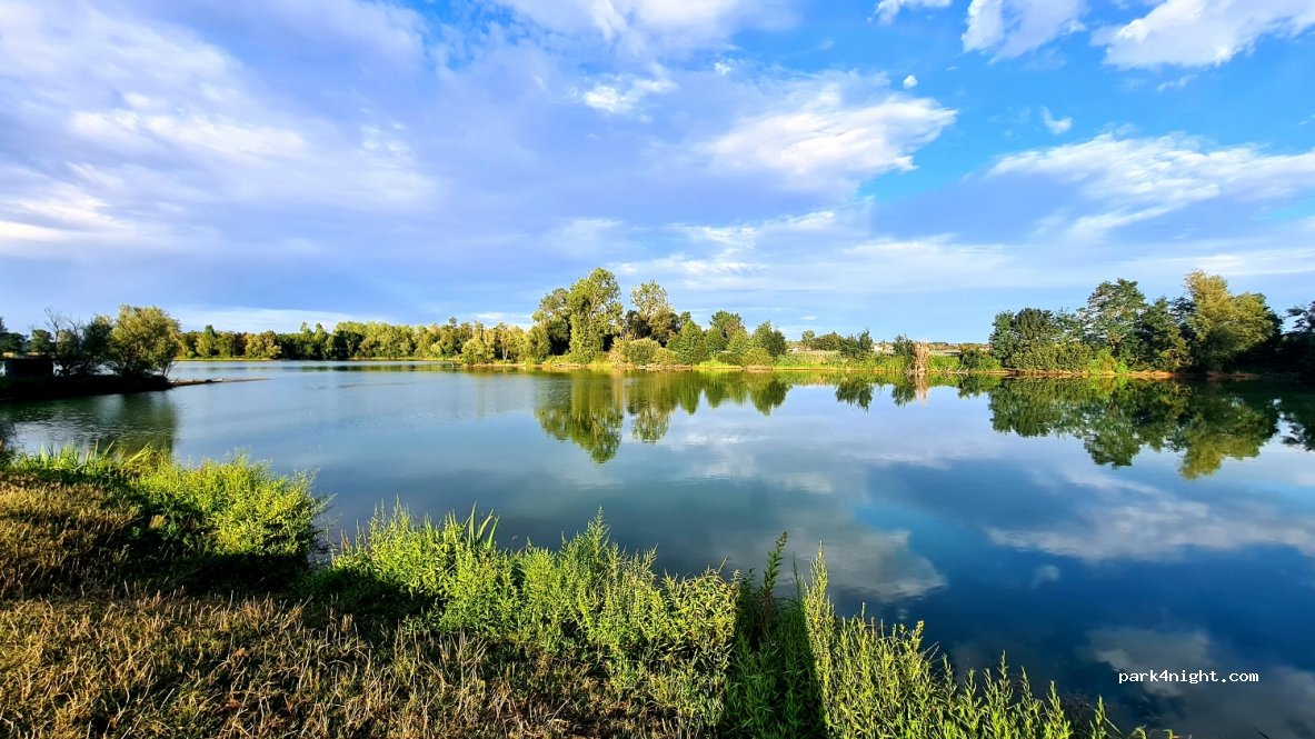 (01570) Feillens - Unnamed Road — foto