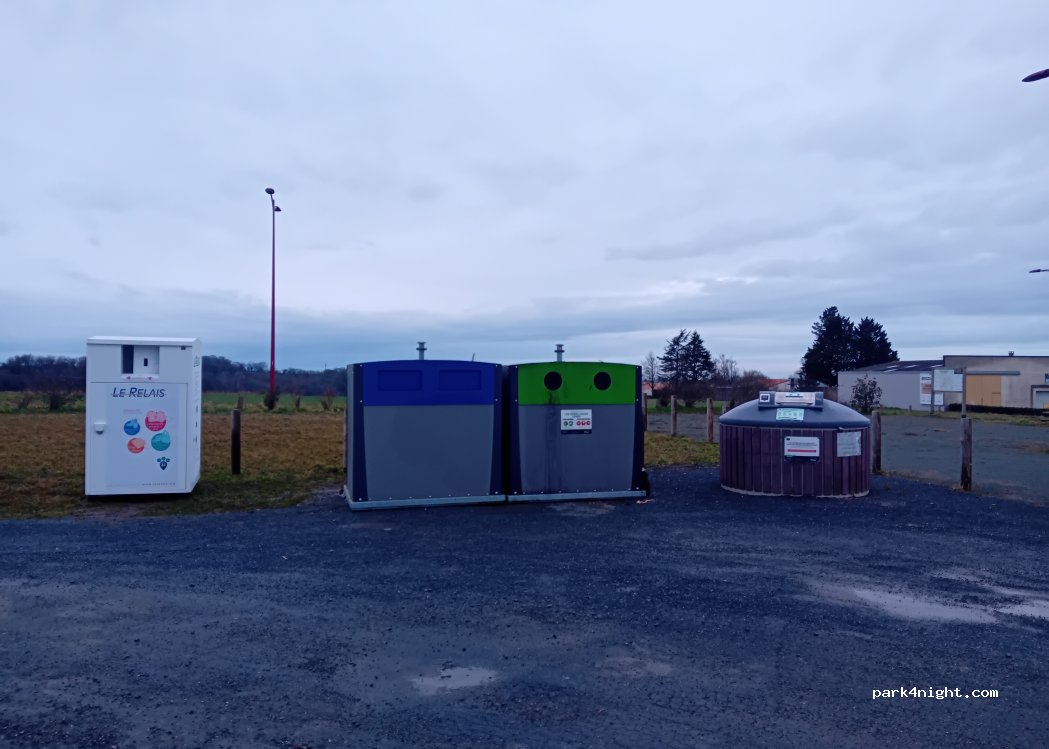 Aire de camping-car Les Quatre Saisons de Chanverrie — foto 4