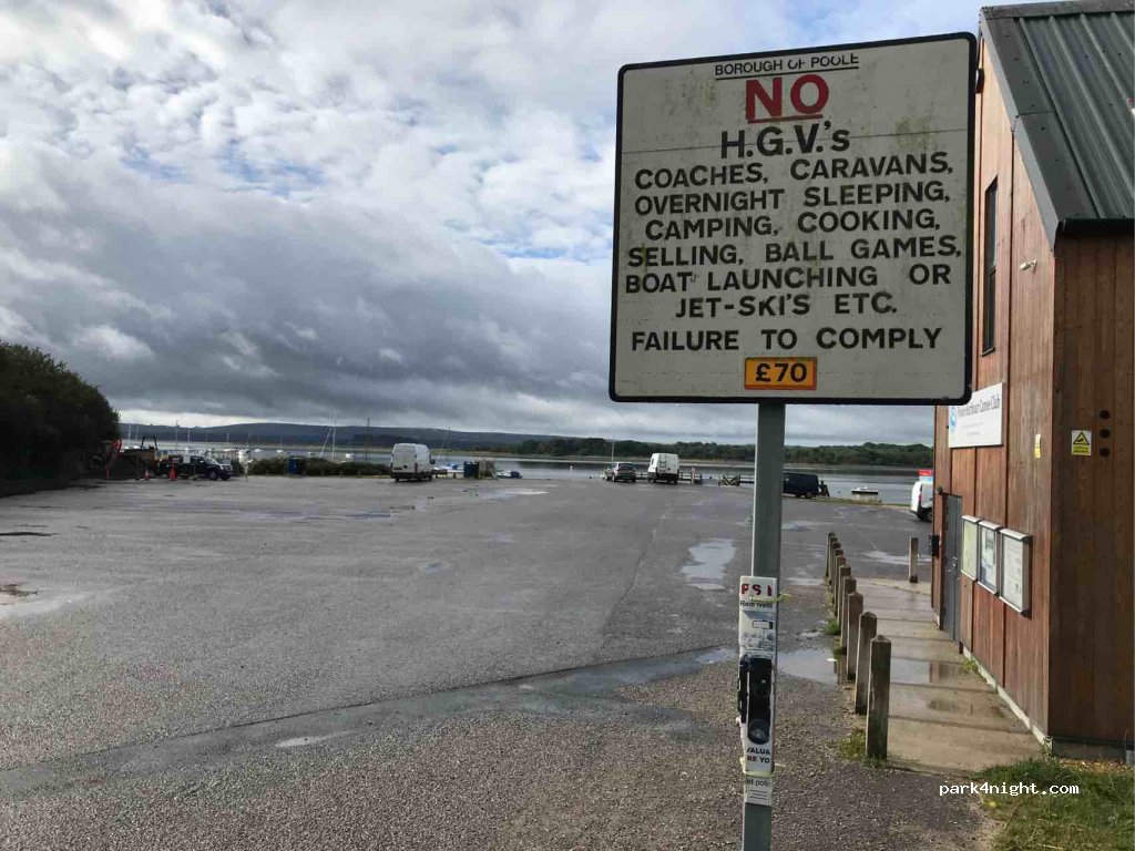 (BH15 4LR) Poole - 99 Lake Drive — foto
