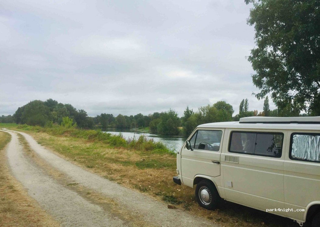 (17100) Courcoury - Chemin des Tréans — foto