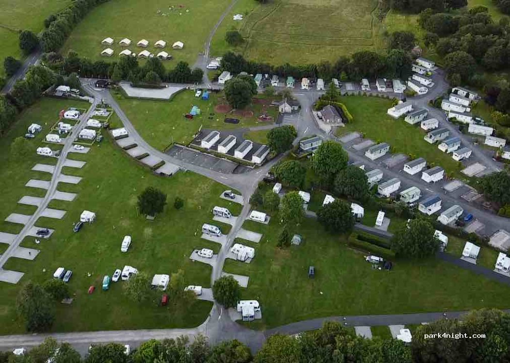 Alton, The Star Camping and Caravanning Club Site — foto