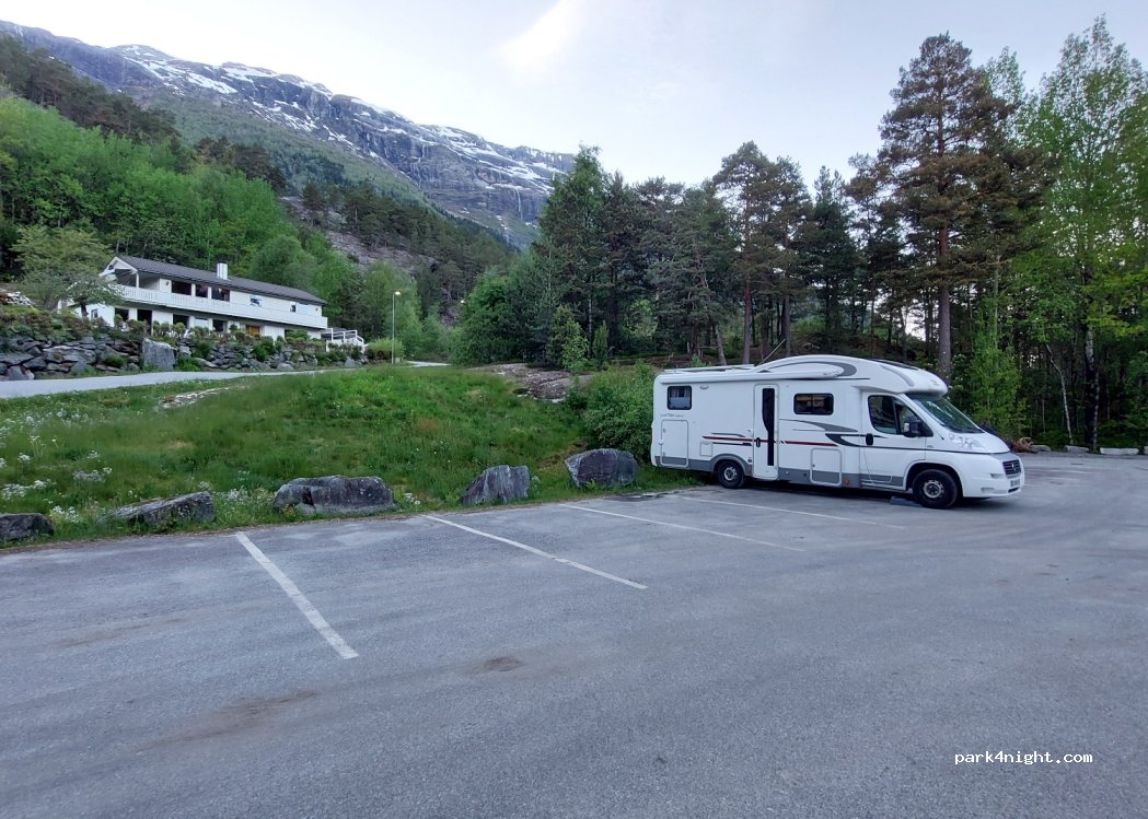 (5776)  - 8 Rogdavegen — foto