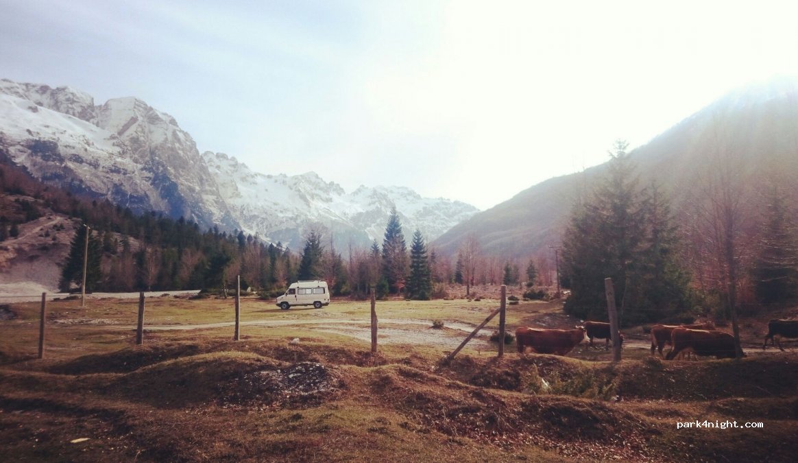 ()  - Unnamed Road — foto