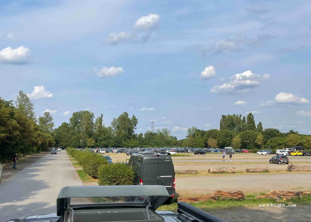 Parkplatz am Amphitheater — foto 3