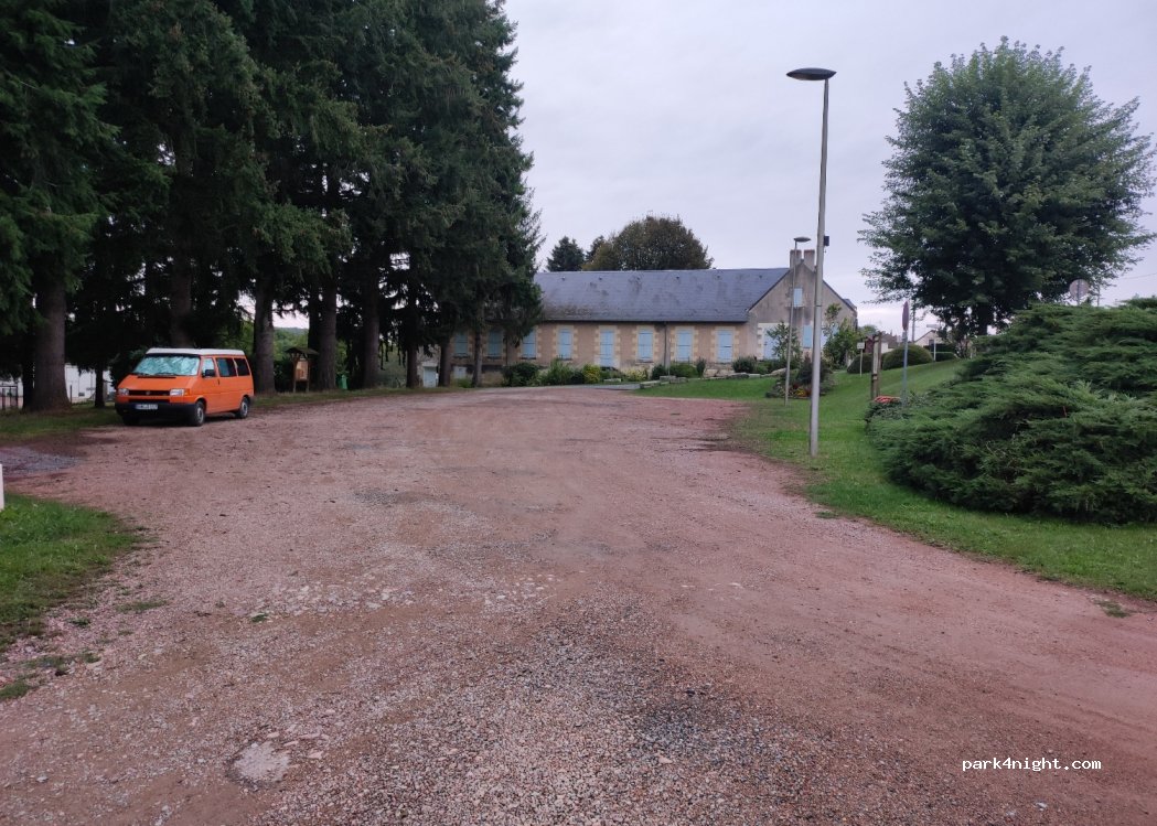 (58130) Urzy - 450 Route du Greux — foto