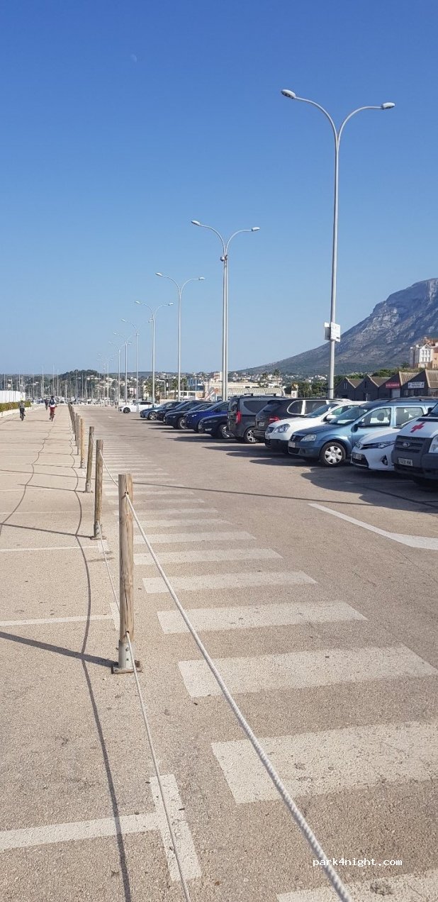 (03700) Dénia - 1 Carrer Castell d'Olimbroi — foto
