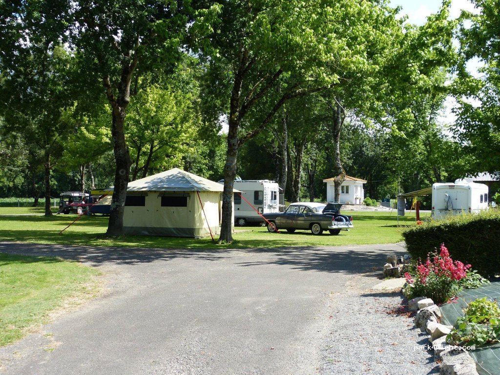 Camping Les Platanes — foto 2