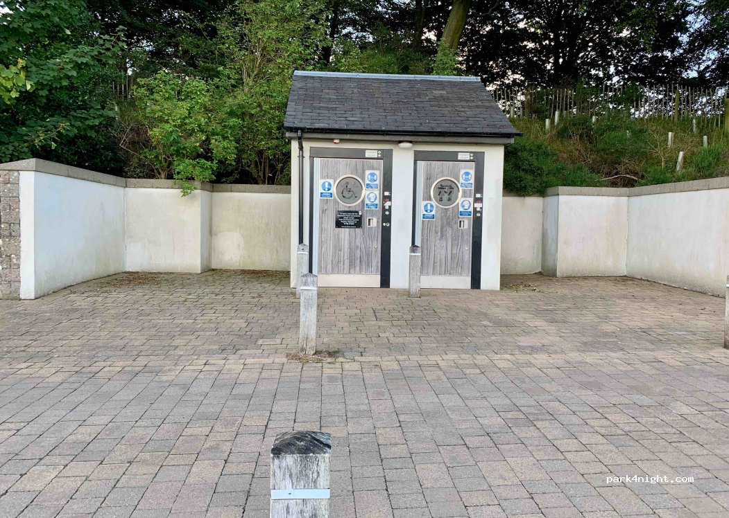 (KY13 8ET) Kinross - Kirkgate — foto