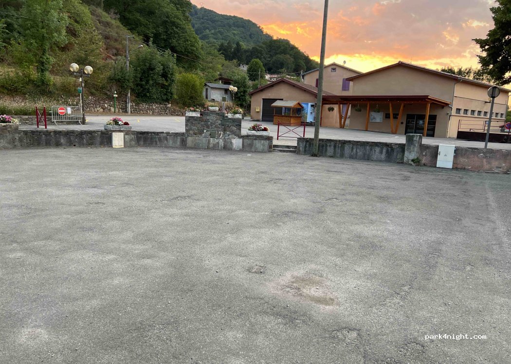 (09000) Prayols - 6 Place de la Mairie — foto