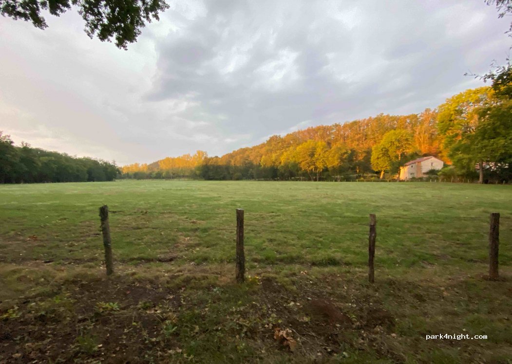 (03120) Le Breuil - Moulin du Breuil — foto 2