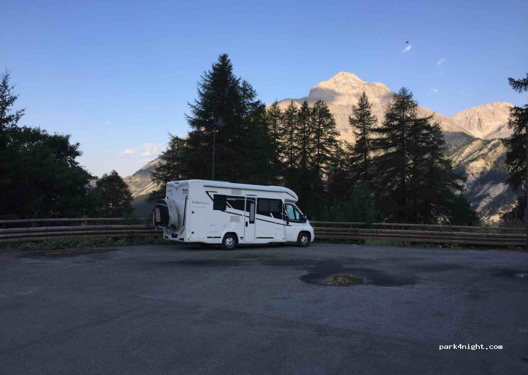 (10054) San Sicario Alto - 61 Via Pinerolo — foto