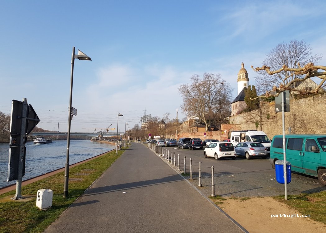 (65929) Frankfurt am Main - 13 Höchster Schloßplatz — foto