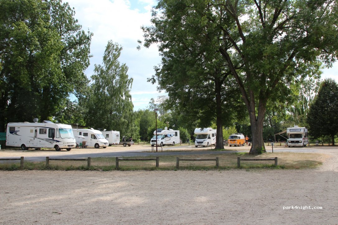(55700) Stenay - Avenue du 18 Ème Bcp — foto 2