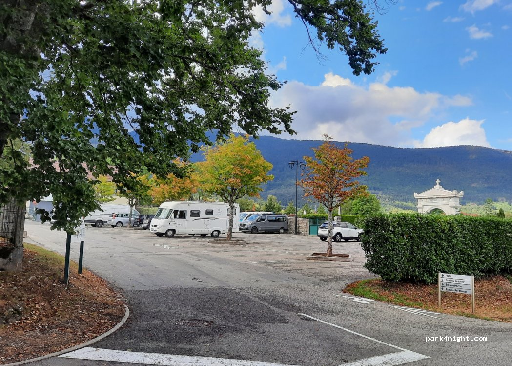 (01170) Gex - 220 Avenue Perdtemps — foto