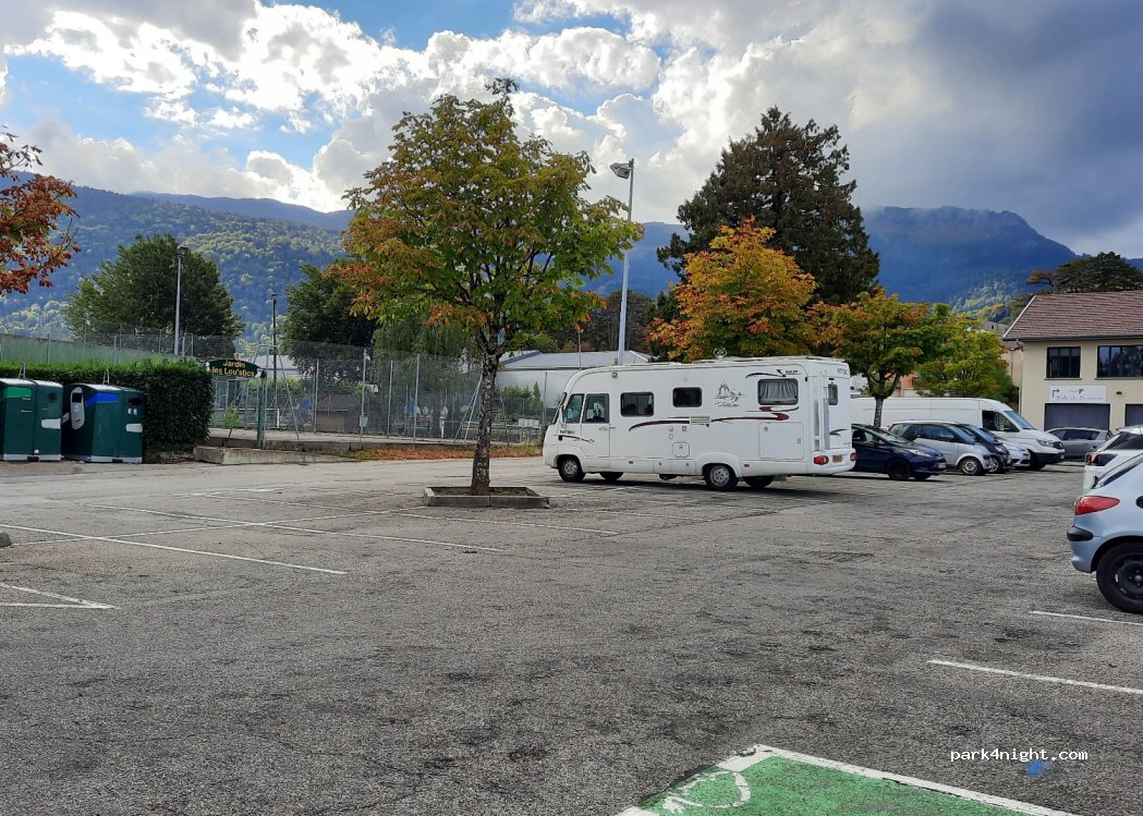 (01170) Gex - 220 Avenue Perdtemps — foto 3