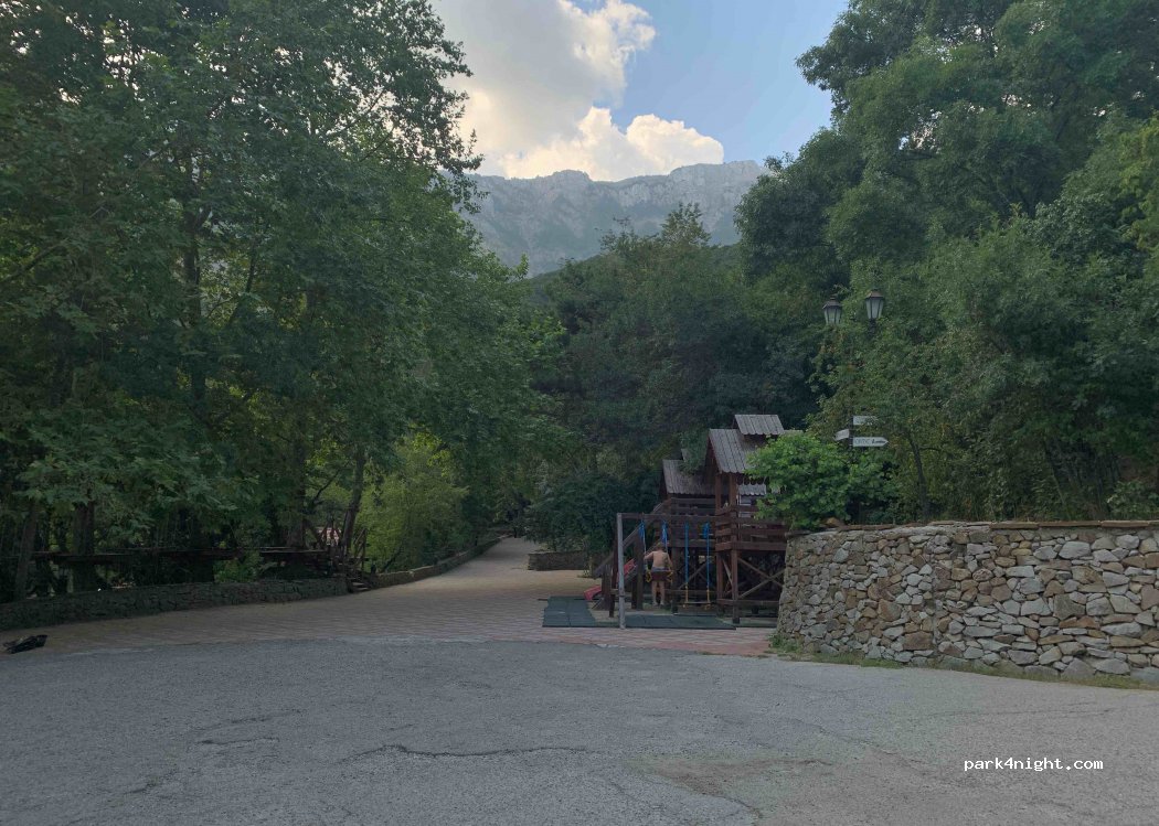 () Yalta - Ulytsa Kyrova — foto