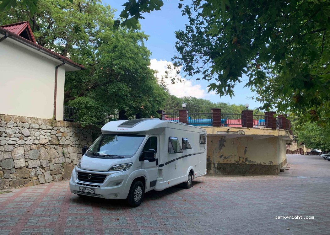() Yalta - Ulytsa Kyrova — foto 3